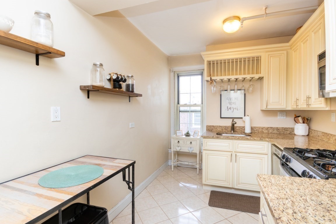 1450 Beacon St # 603 Property Photo 3