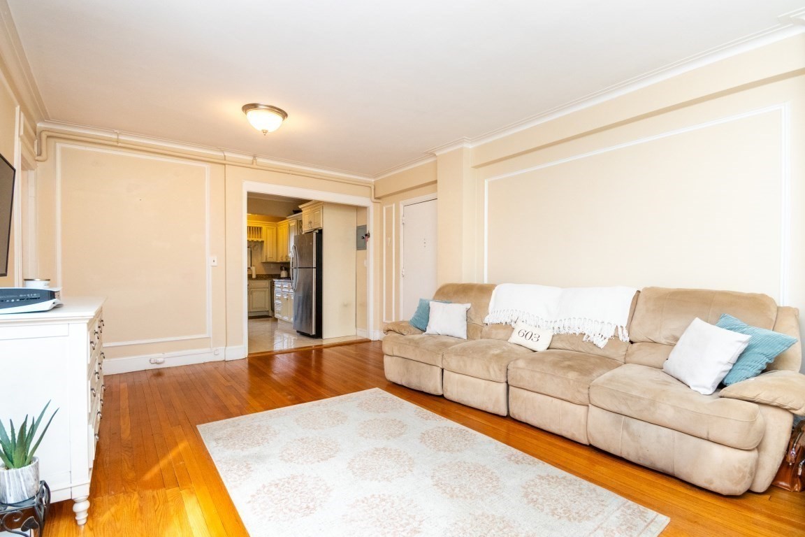 1450 Beacon St # 603 Property Photo 8