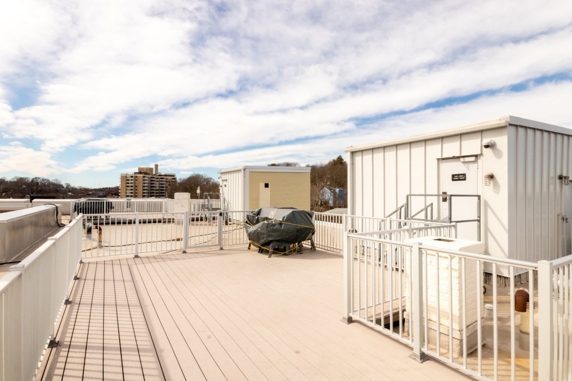 1450 Beacon St # 603 Property Photo 16