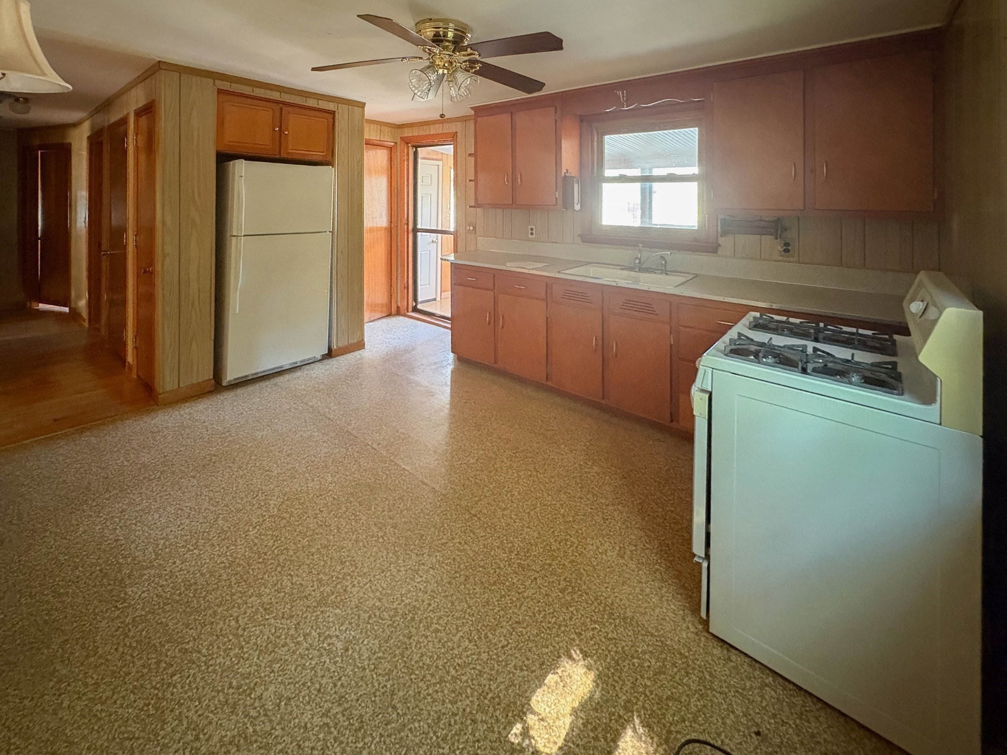 48 Home Street Property Photo 8