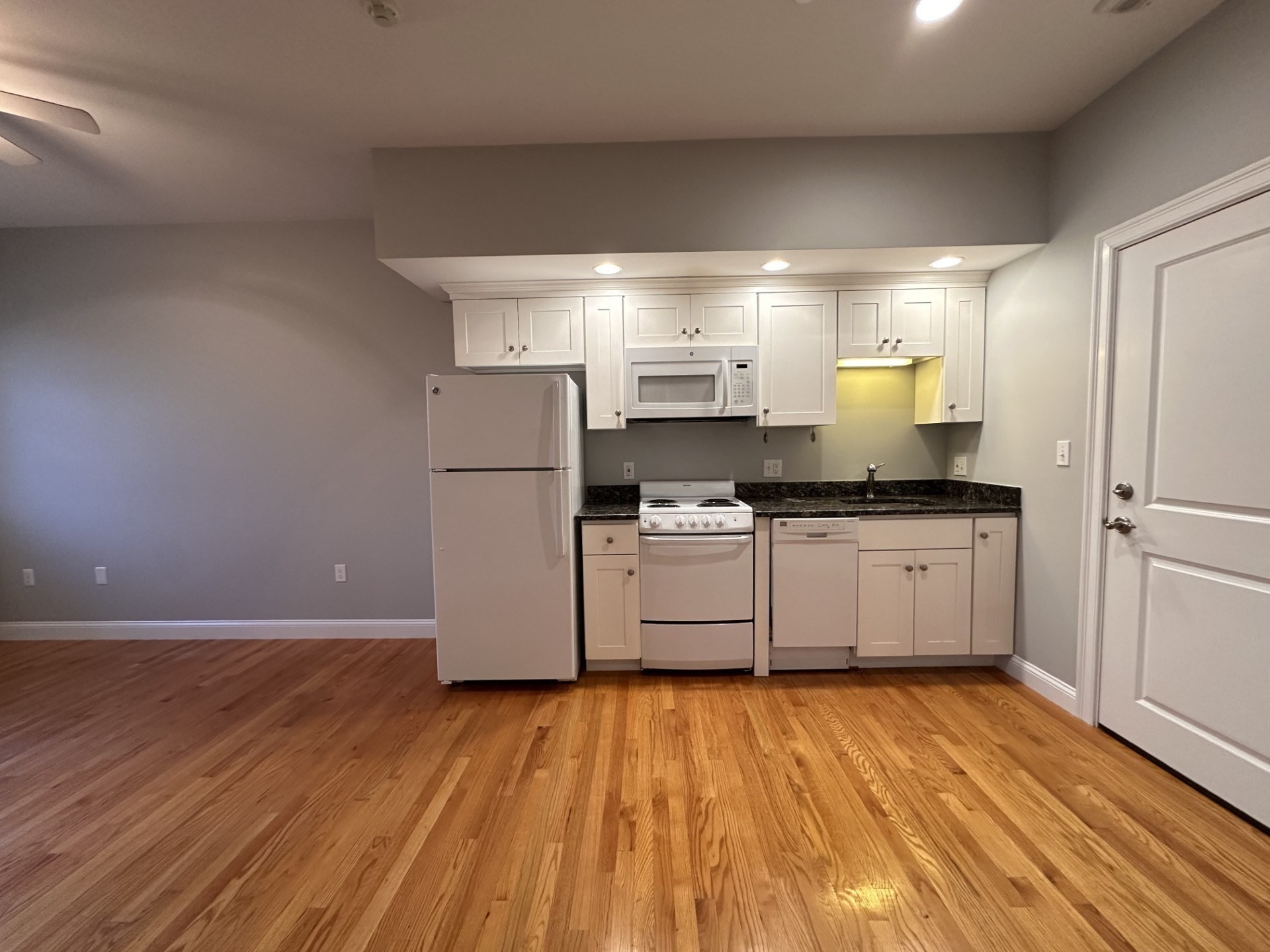 60 Pearl Street # 304 Property Photo 1