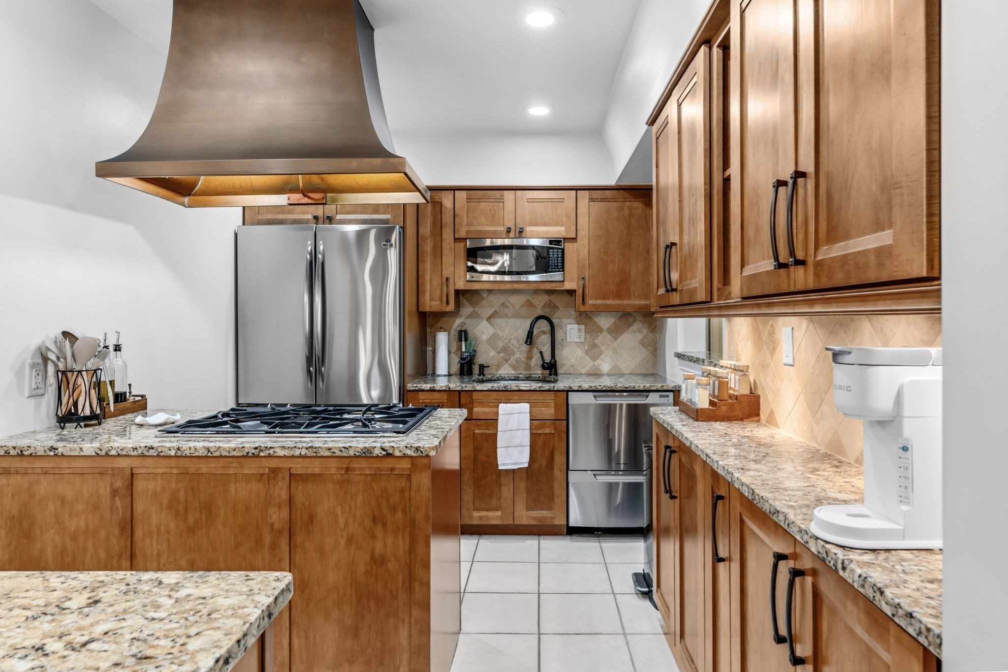 30 Halifax Ct # G Property Photo 2
