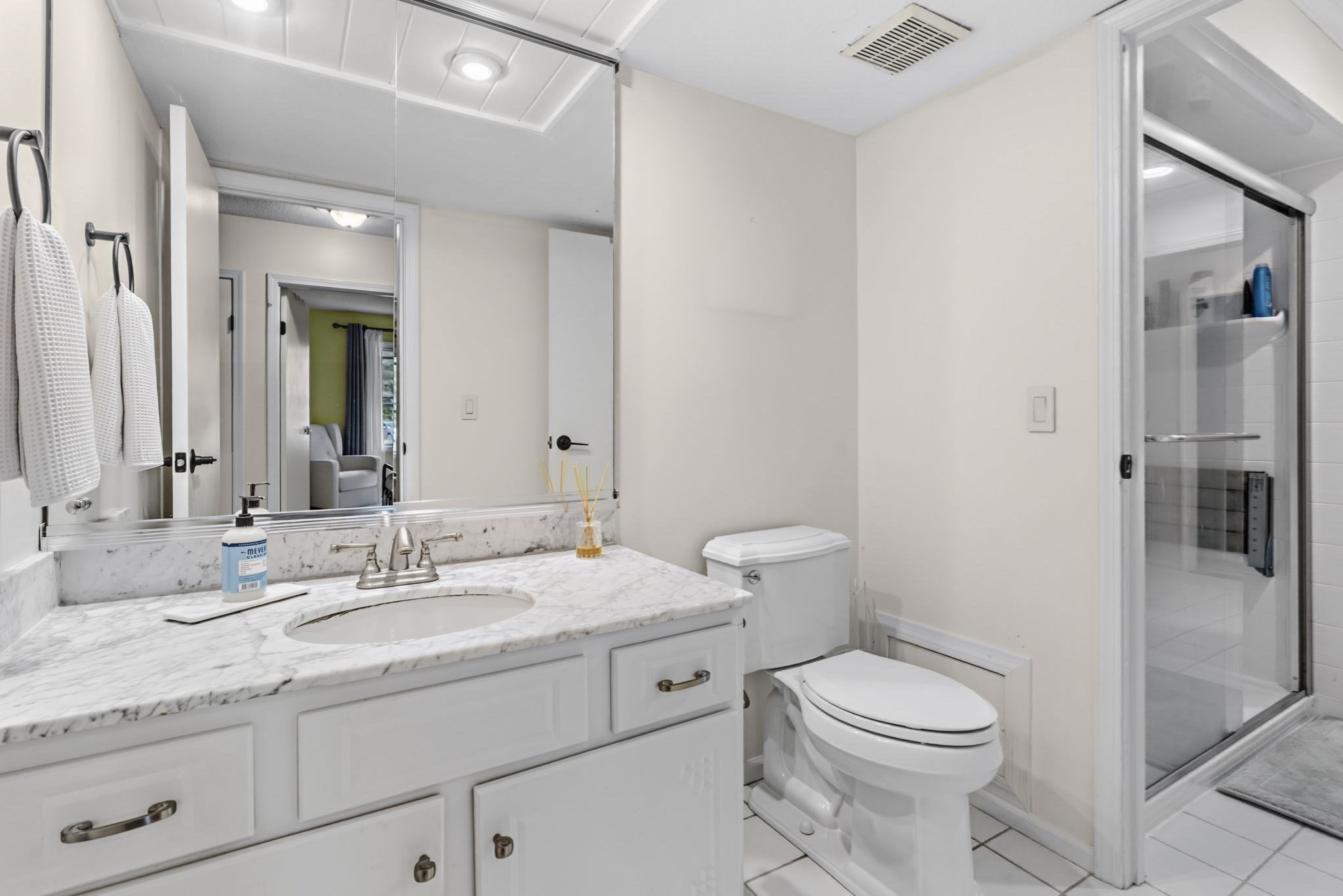 30 Halifax Ct # G Property Photo 11