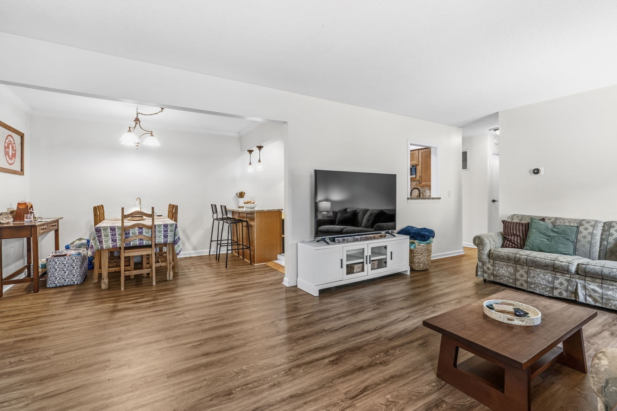 30 Halifax Ct # G Property Photo 13