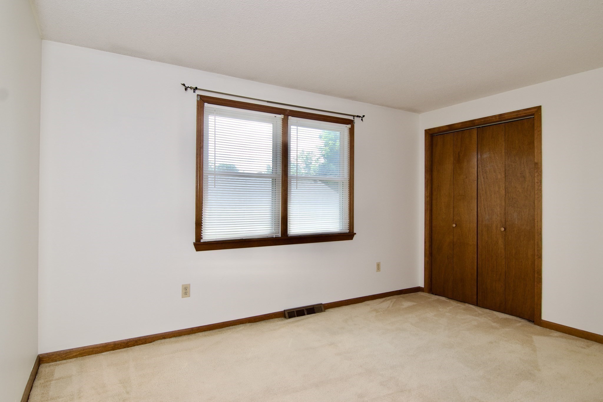 124 Mazarin Property Photo 23