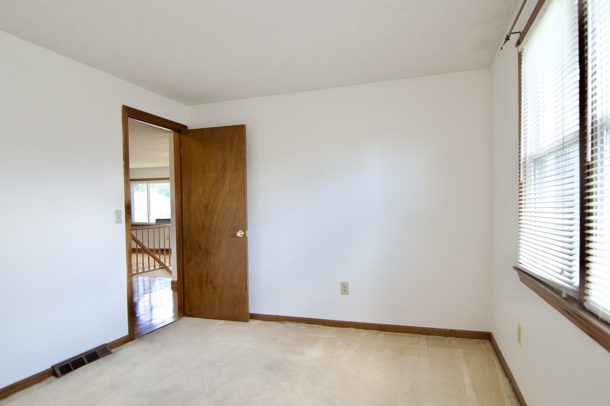 124 Mazarin Property Photo 25