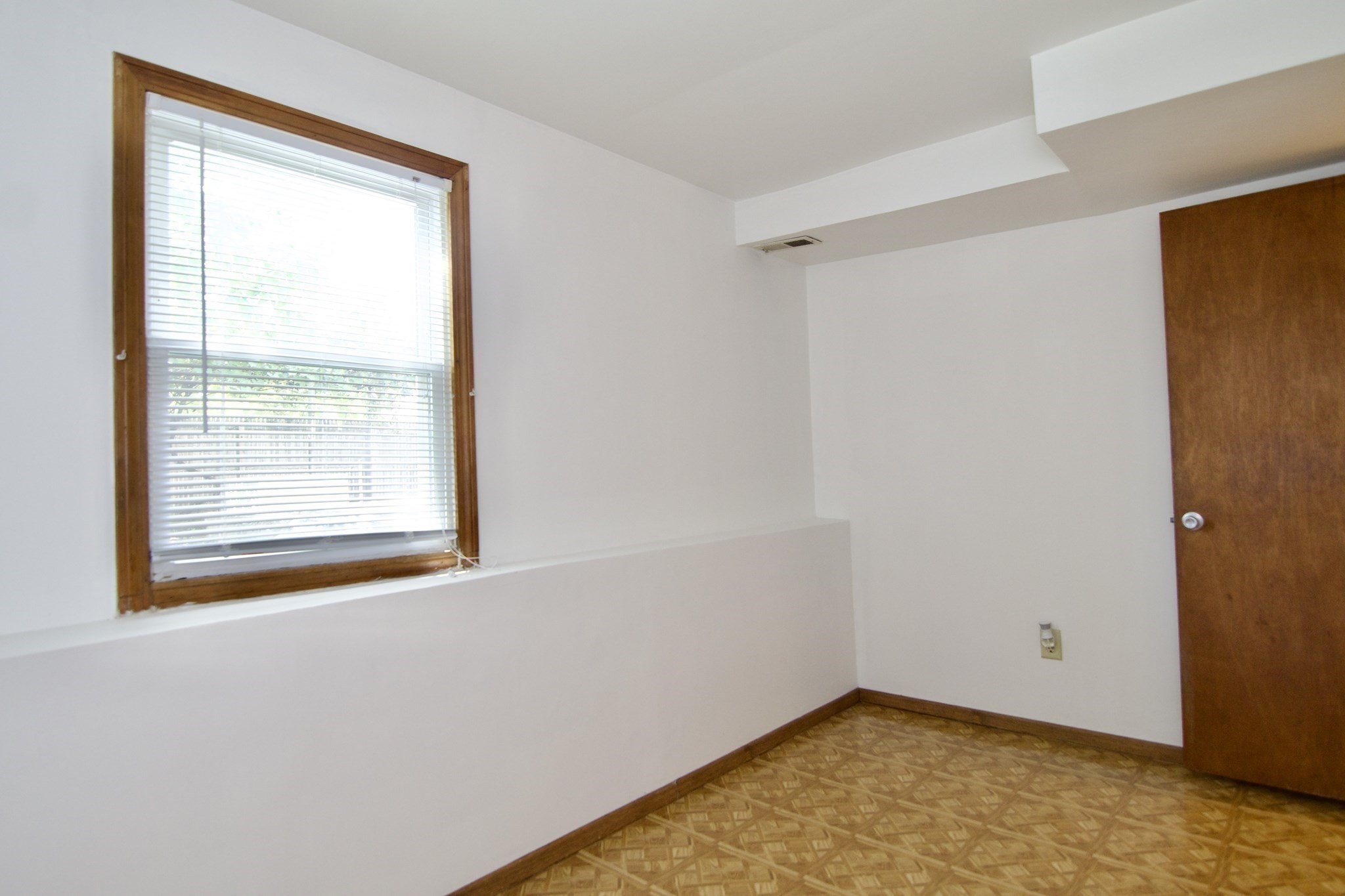 124 Mazarin Property Photo 38