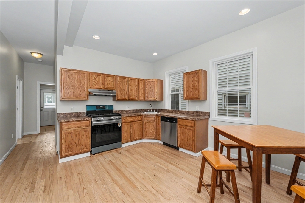55 4th St # 57 Property Photo 3