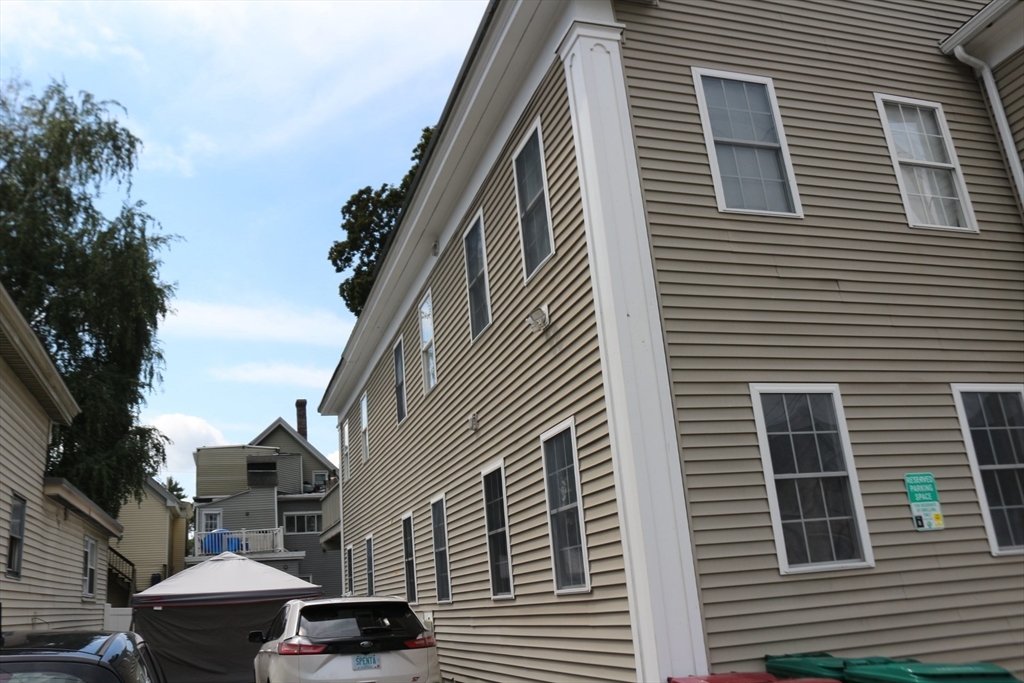 55 4th St # 57 Property Photo 8