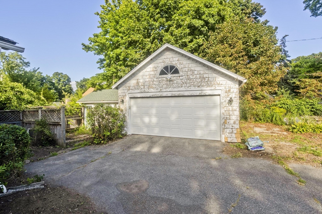 1750 Northampton St. Property Photo 7