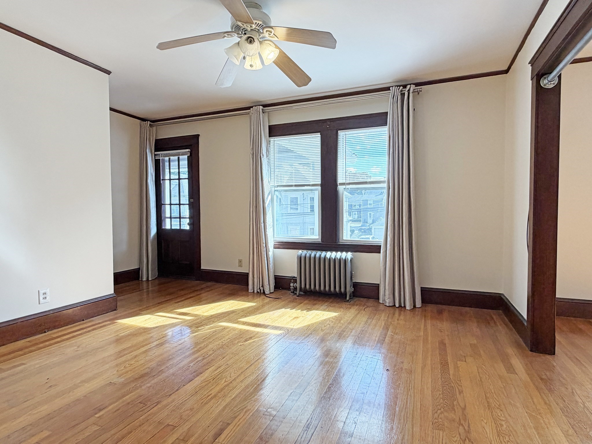 250-252 Robbins St # B Property Photo 1