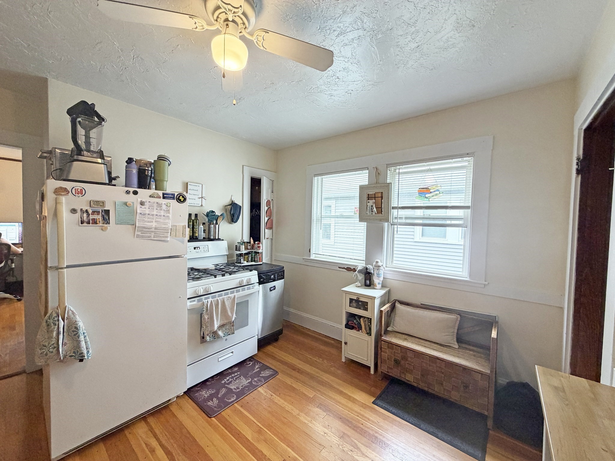 250-252 Robbins St # B Property Photo 7