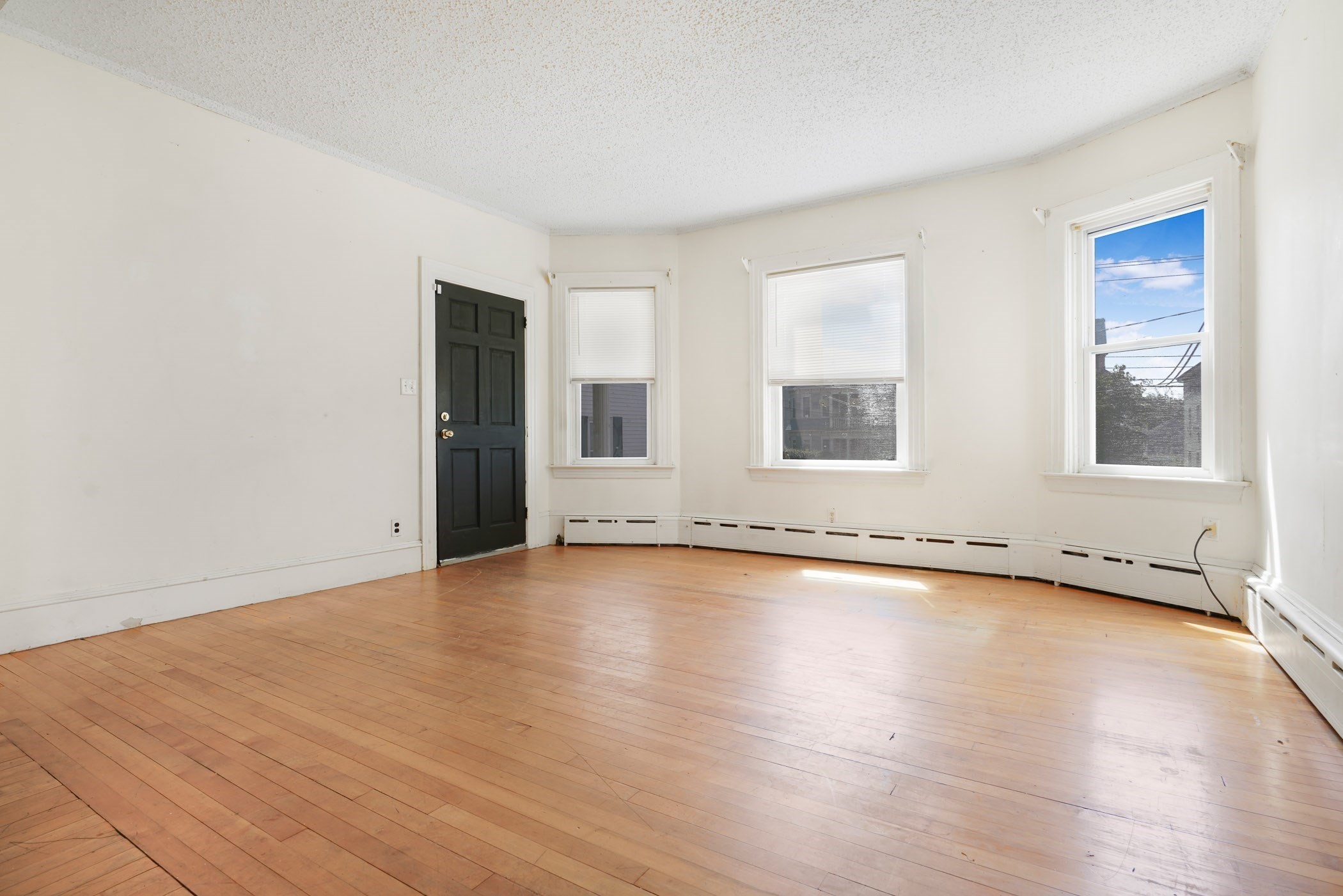 692 Walnut St Property Photo 8