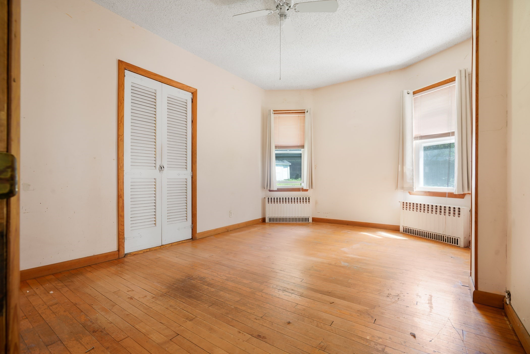 692 Walnut St Property Photo 13