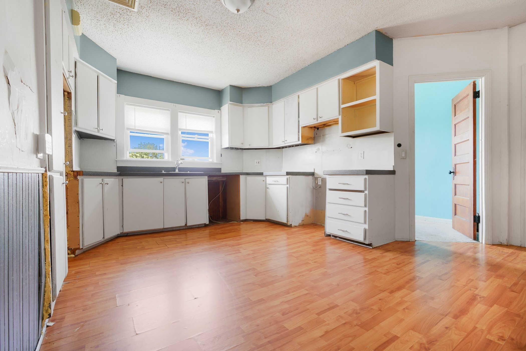 692 Walnut St Property Photo 32