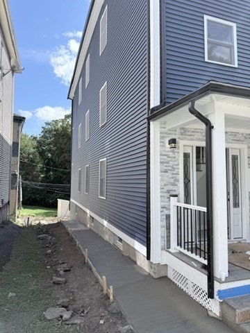 9 Maxwell Property Photo 2