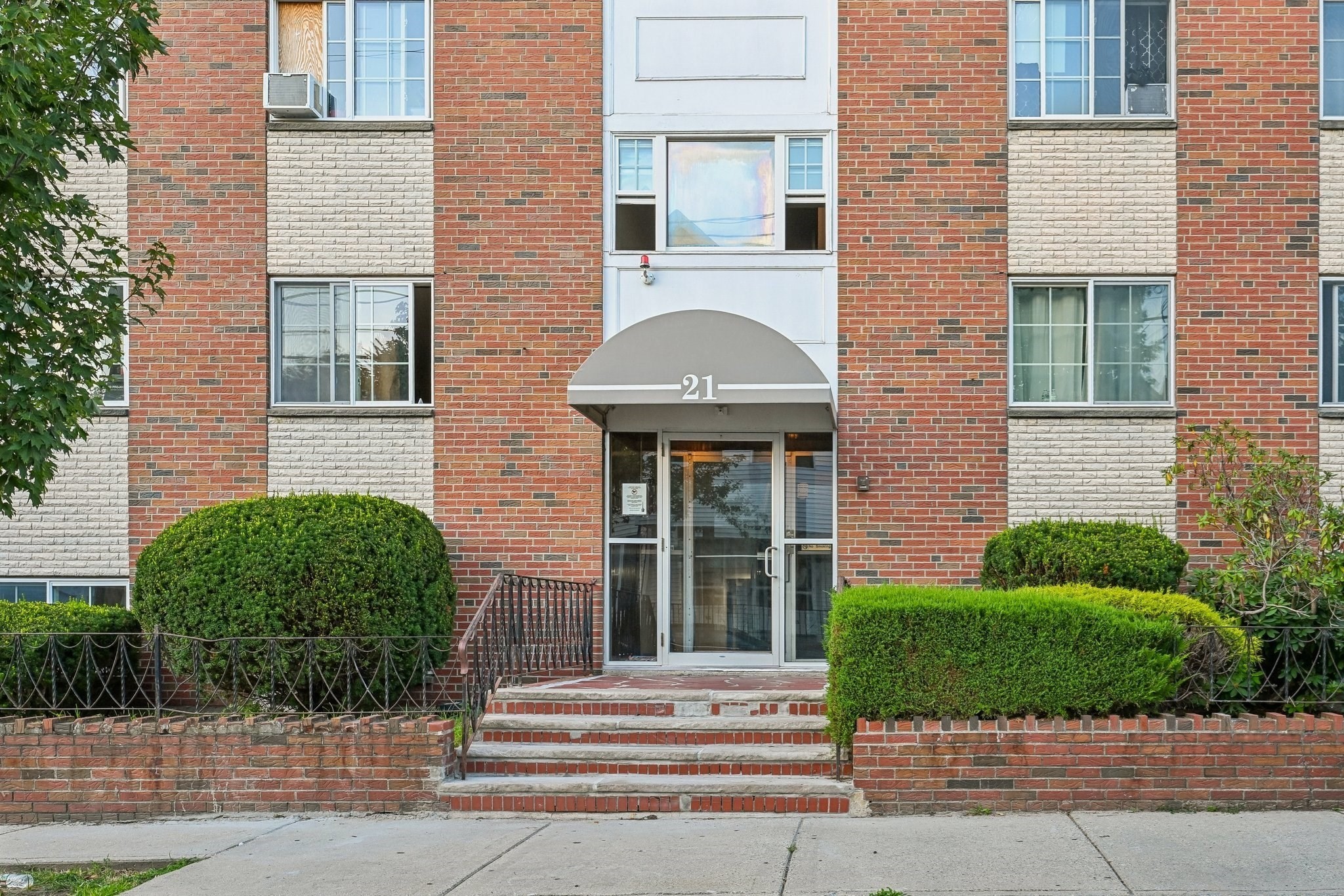 21 Staples Ave # 23 Property Photo 3