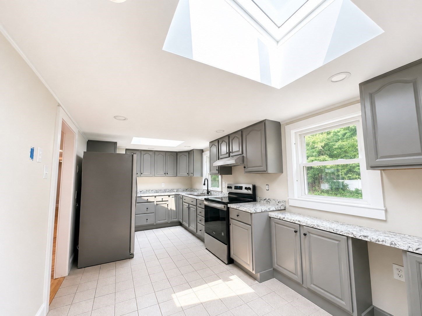 33 Park Dr Property Photo 3