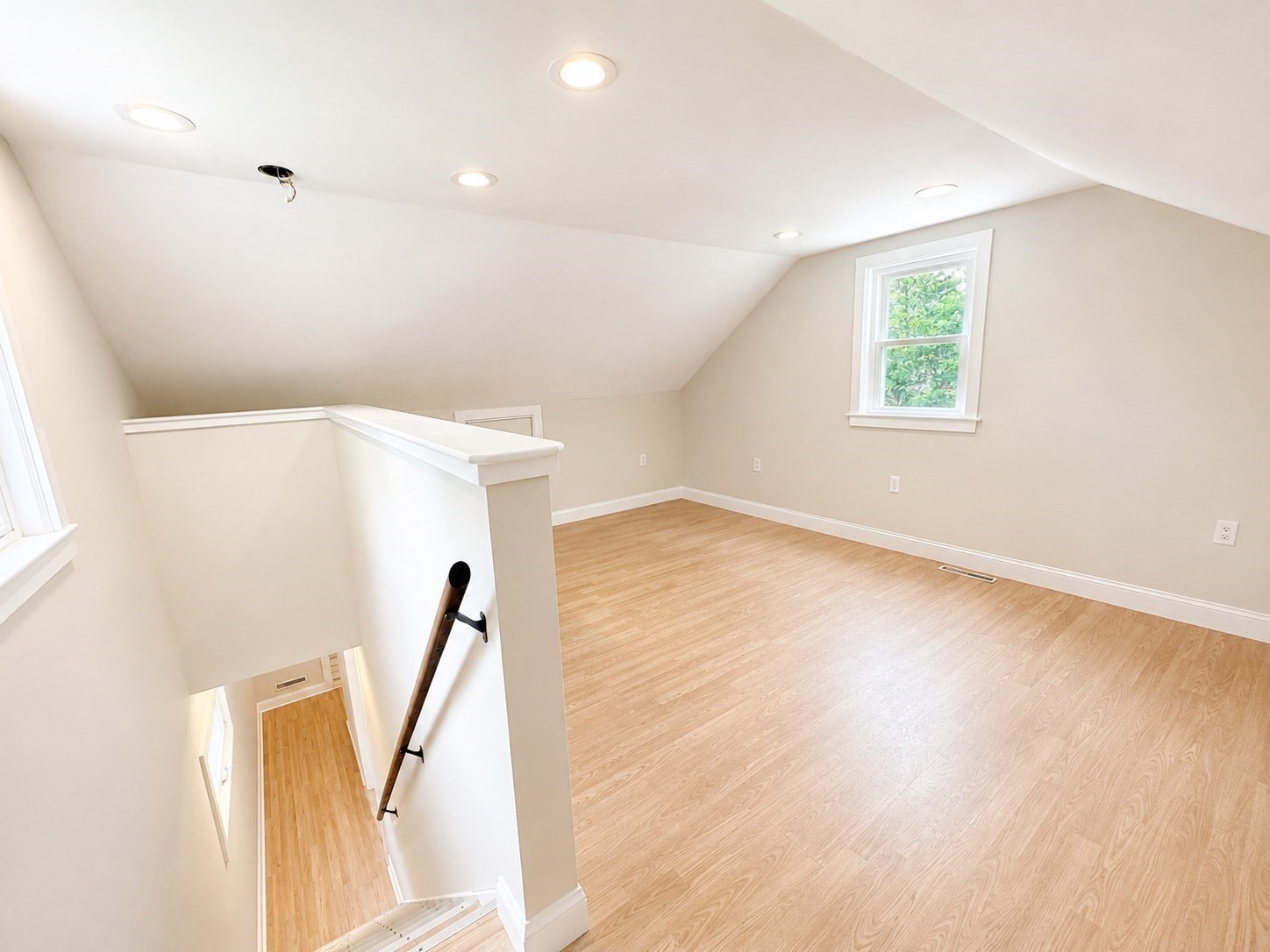 33 Park Dr Property Photo 18