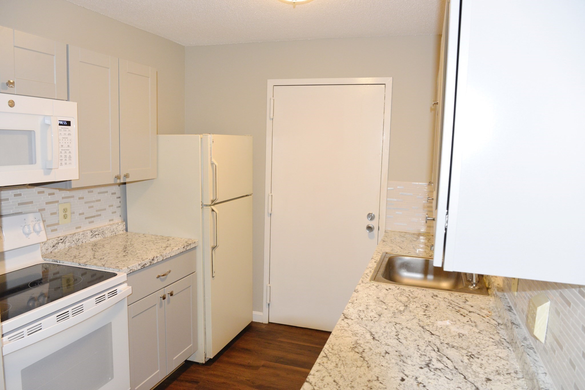 47 Village Brook Ln # 14 Property Photo 4