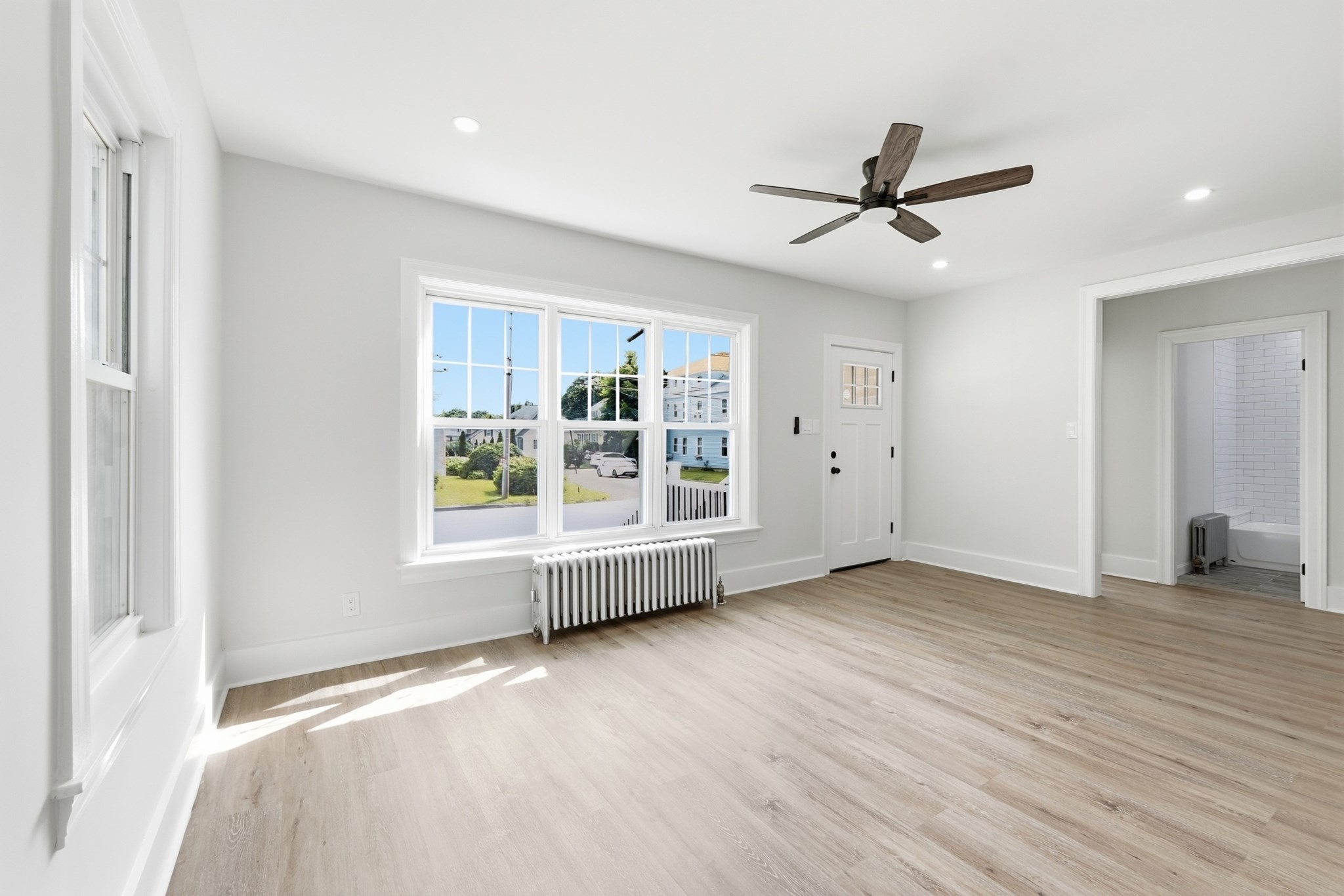 28 Southold Rd Property Photo 7