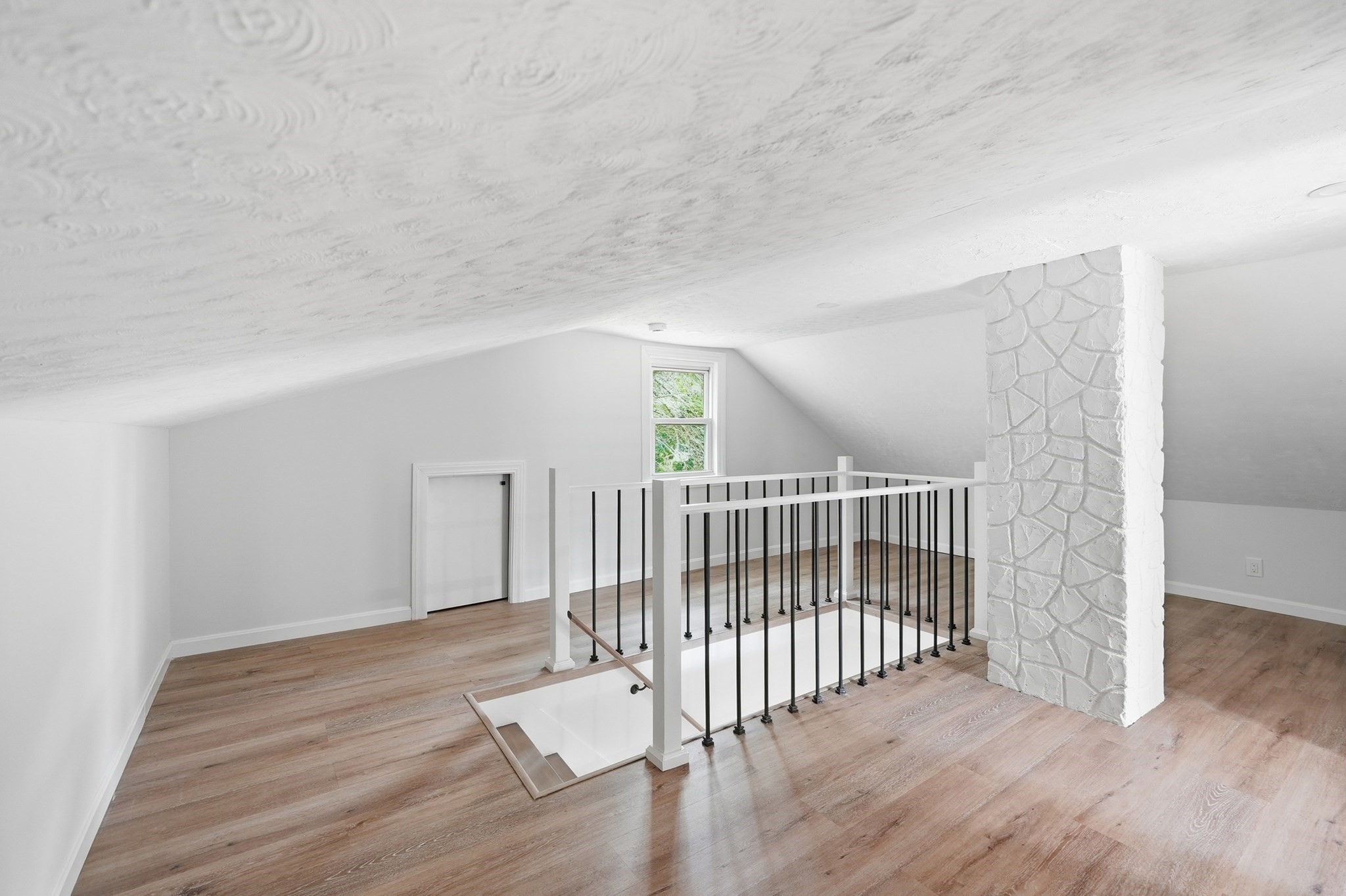 28 Southold Rd Property Photo 33