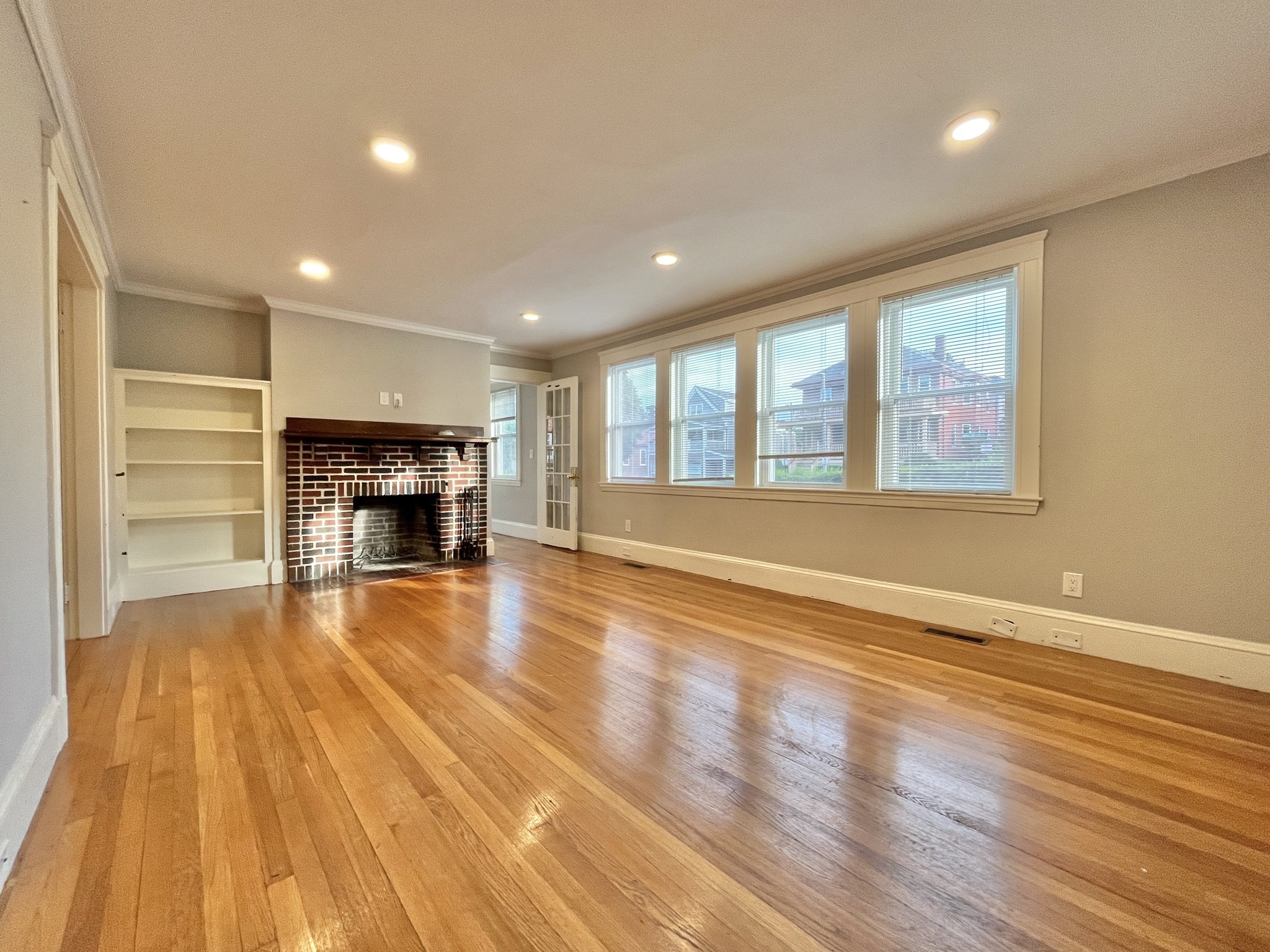 651 Washington # 1 Property Photo 1