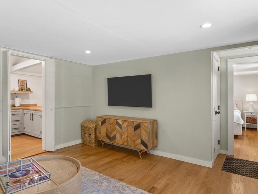 614 Grove Street Property Photo 15