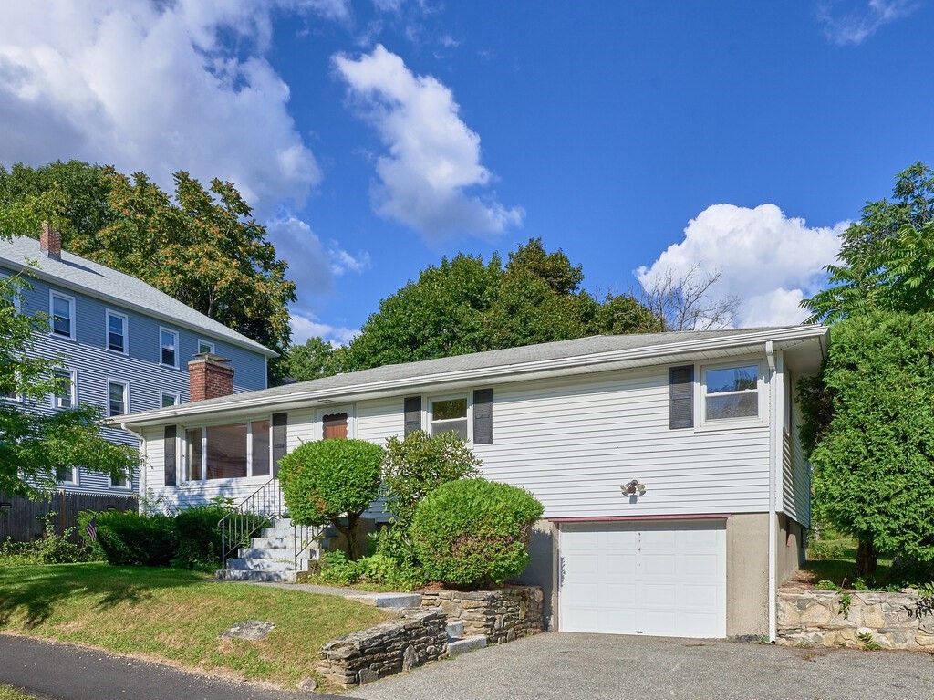 28 Superior Road Property Photo 1