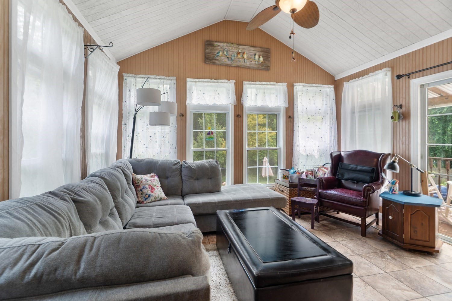 1236 Woonsocket Hill Road Property Photo 12
