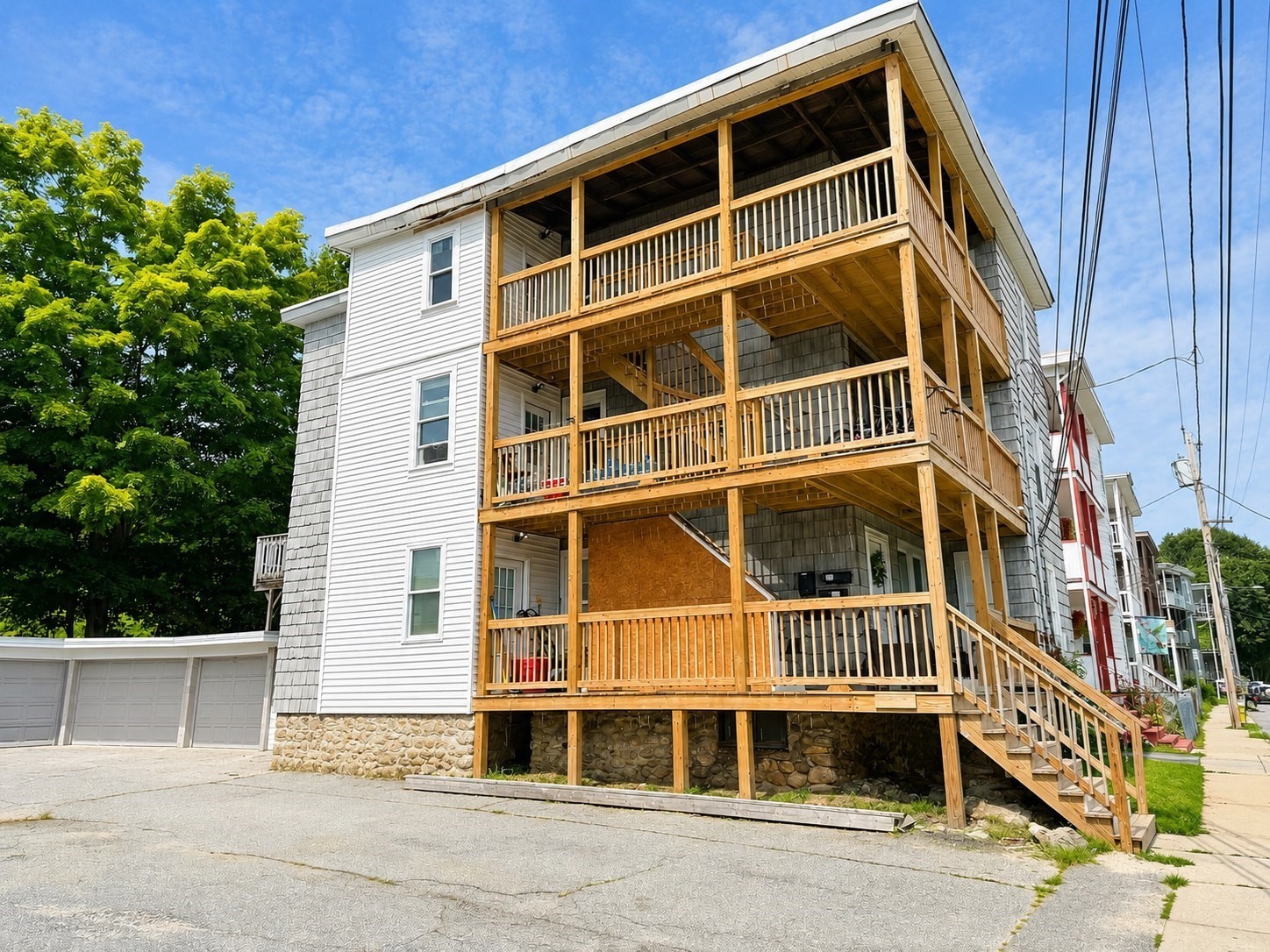 9 Henry St Property Photo 3