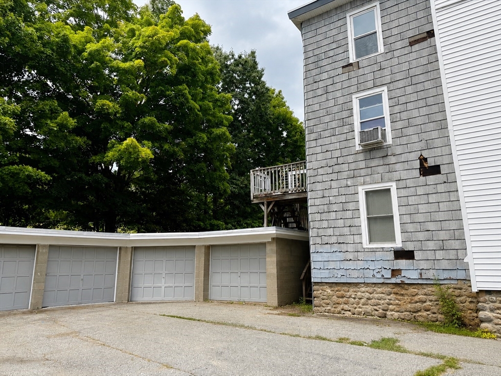 9 Henry St Property Photo 5