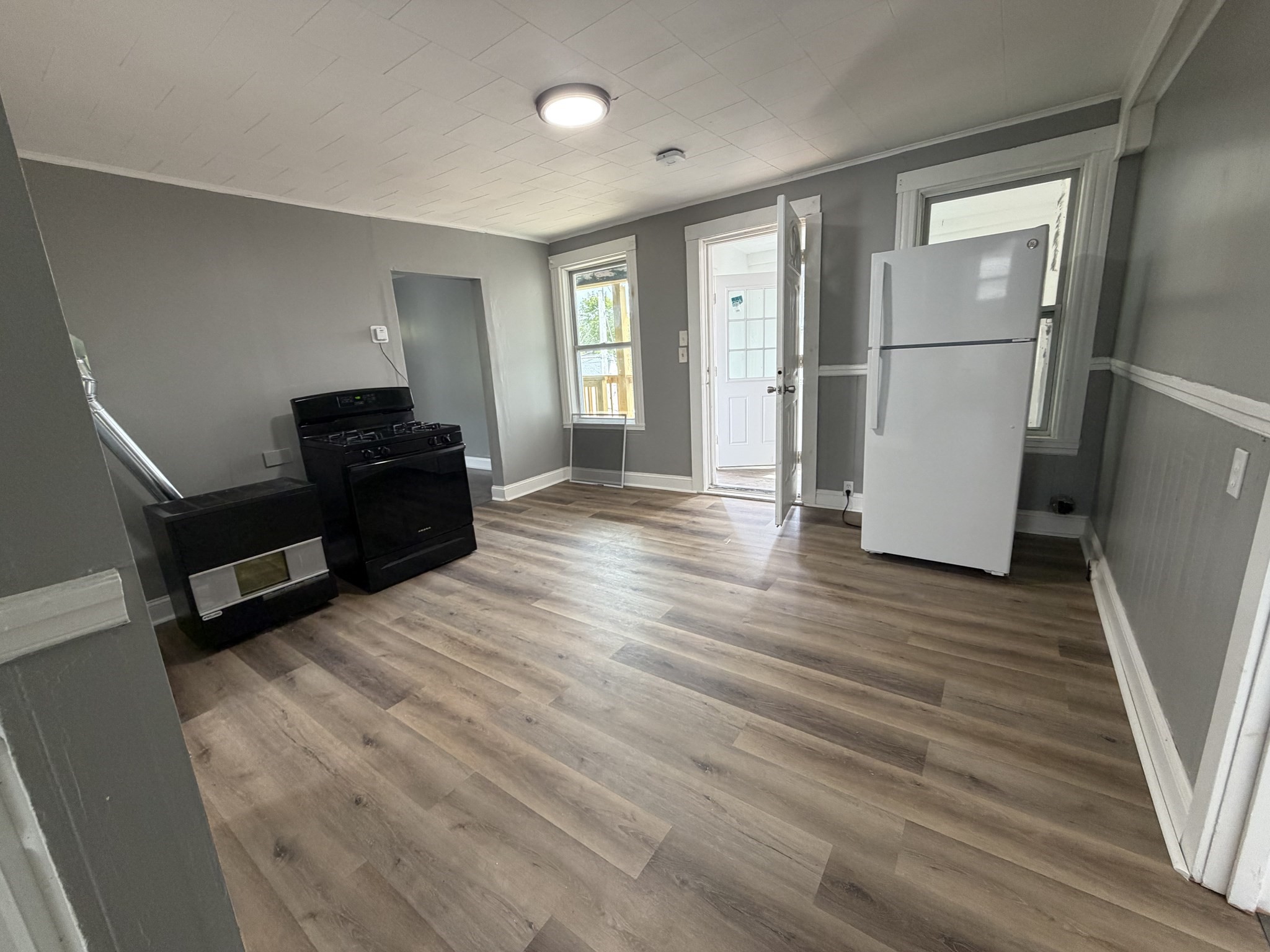 9 Henry St Property Photo 8