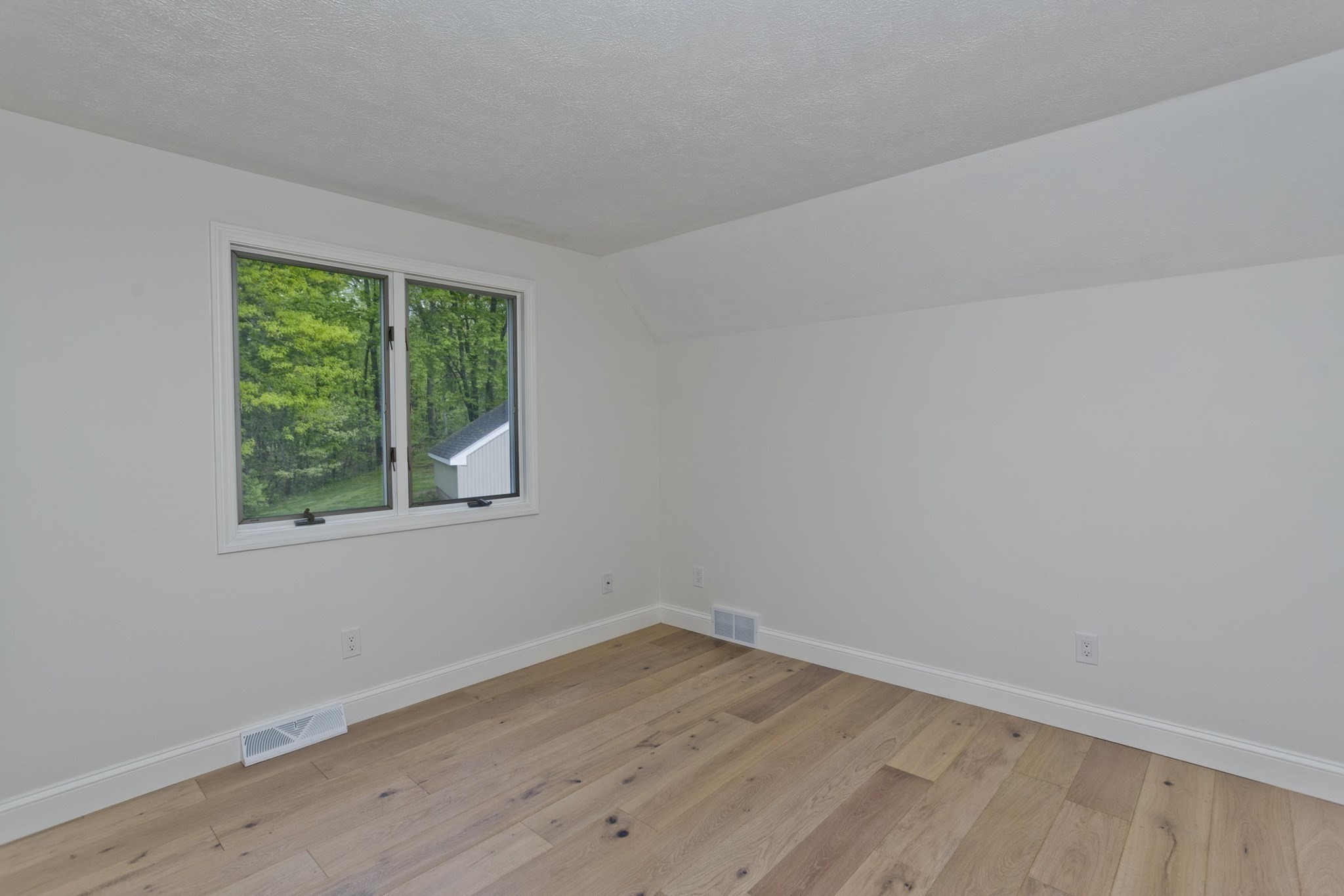 2205 Boston Road # C20 Property Photo 16