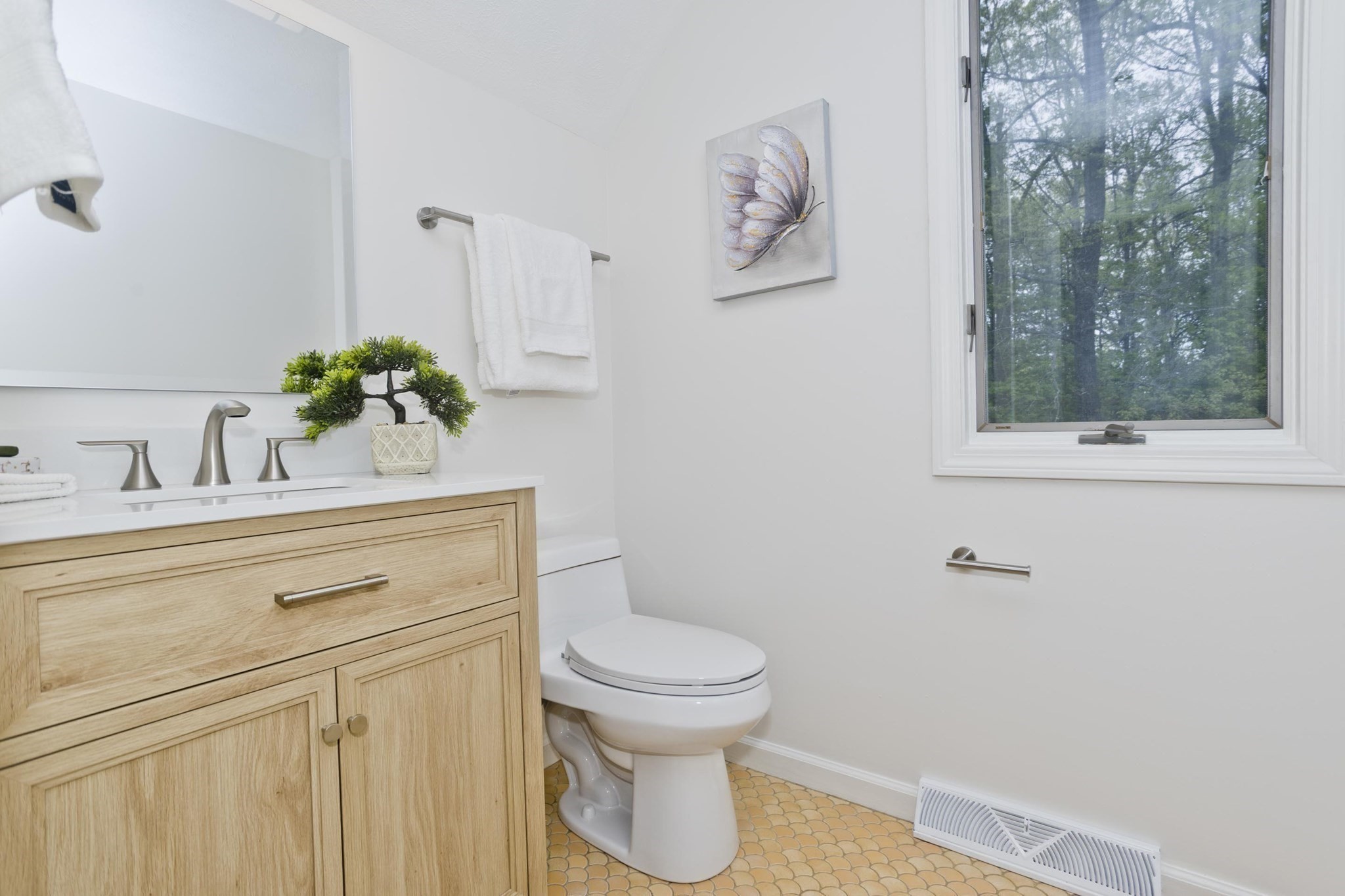 2205 Boston Road # C20 Property Photo 28