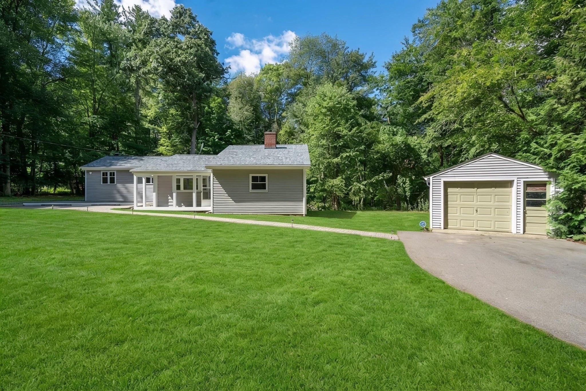 23 Woodbury Rd Property Photo 3