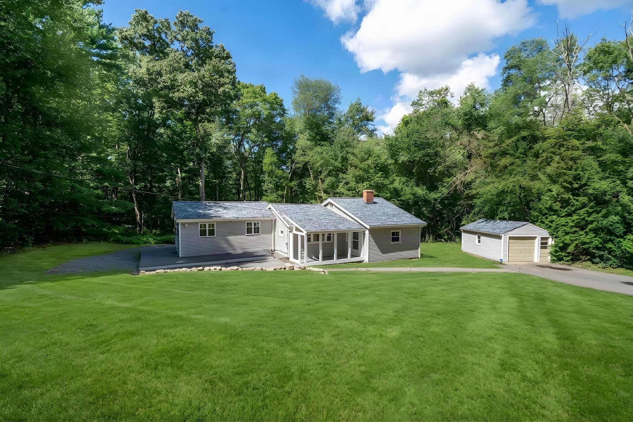 23 Woodbury Rd Property Photo 4