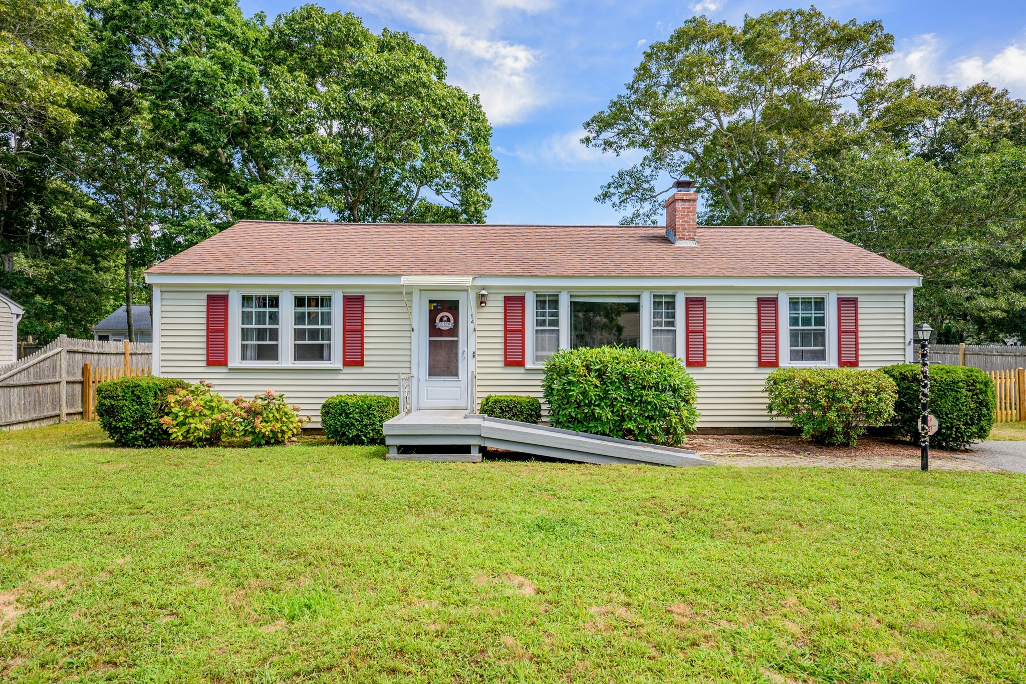 54 Holly Property Photo 1