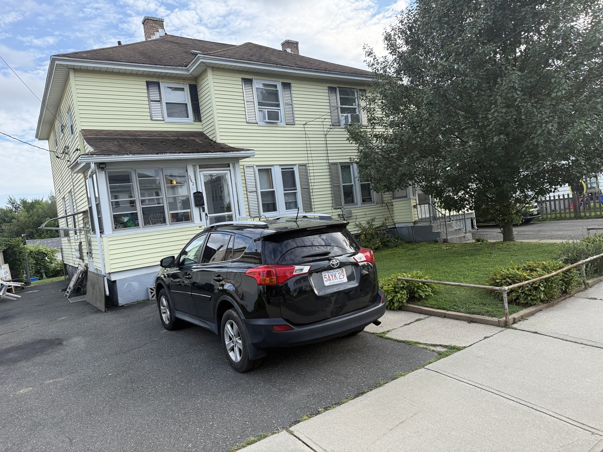 250-252 Winsor Street Property Photo 1