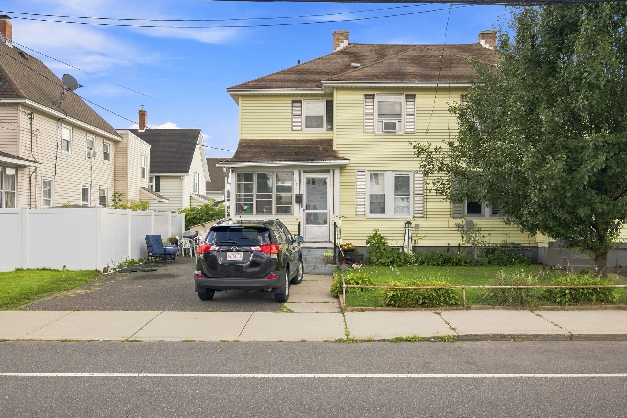 250-252 Winsor Street Property Photo 2