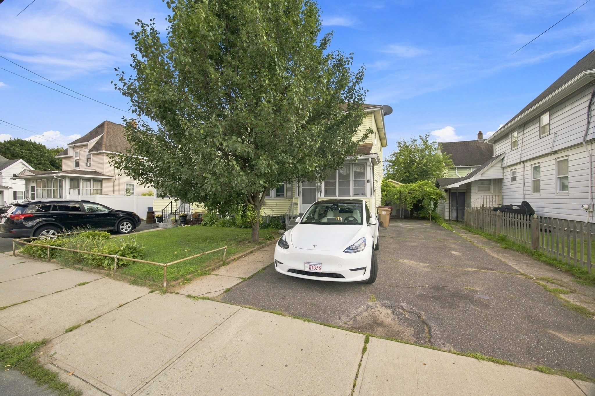 250-252 Winsor Street Property Photo 3