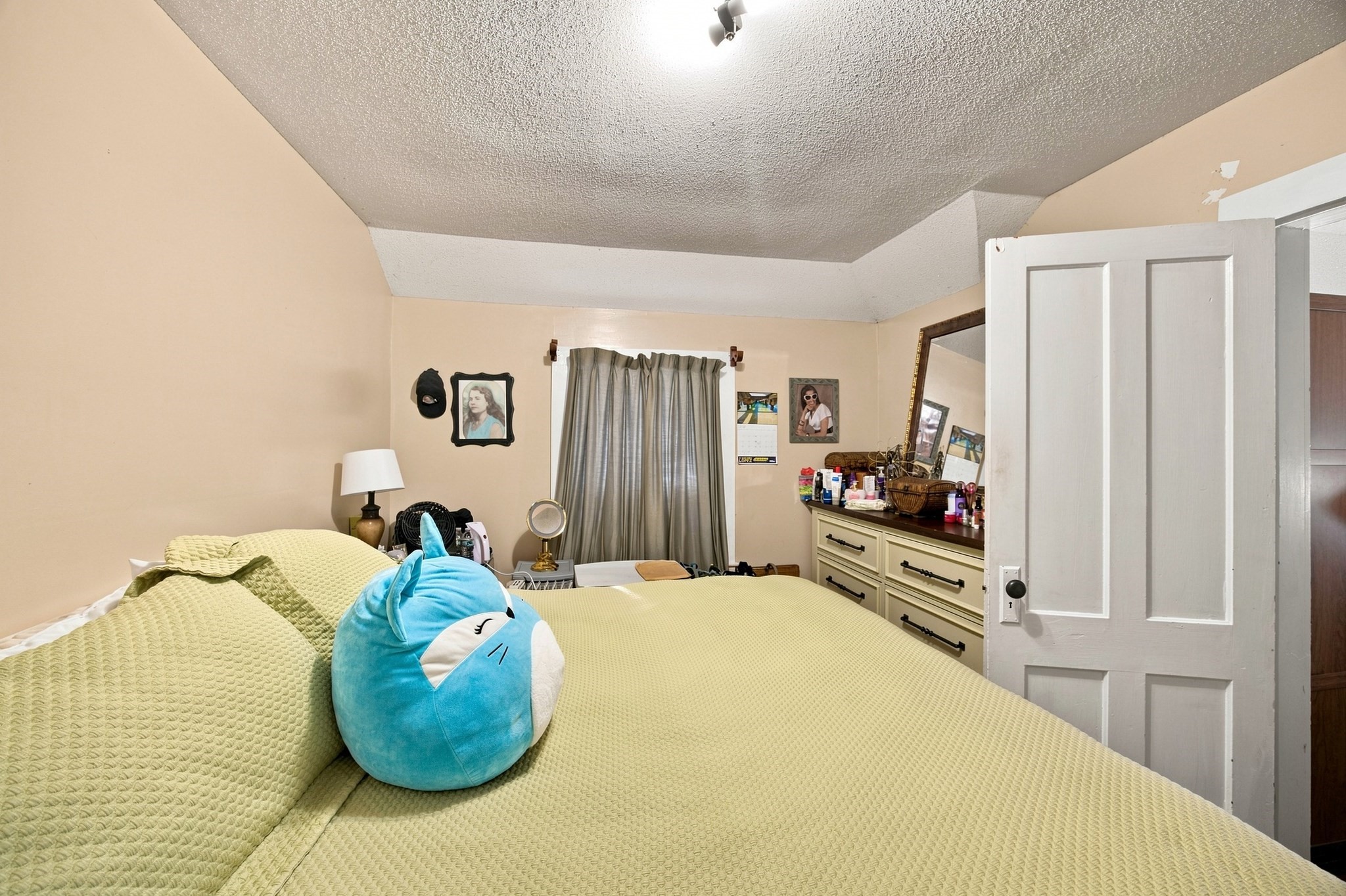 250-252 Winsor Street Property Photo 4