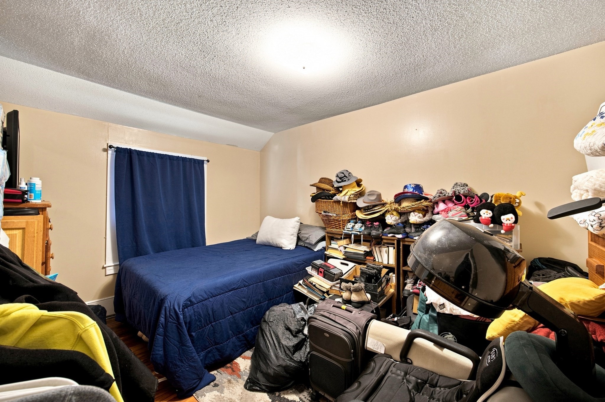 250-252 Winsor Street Property Photo 6