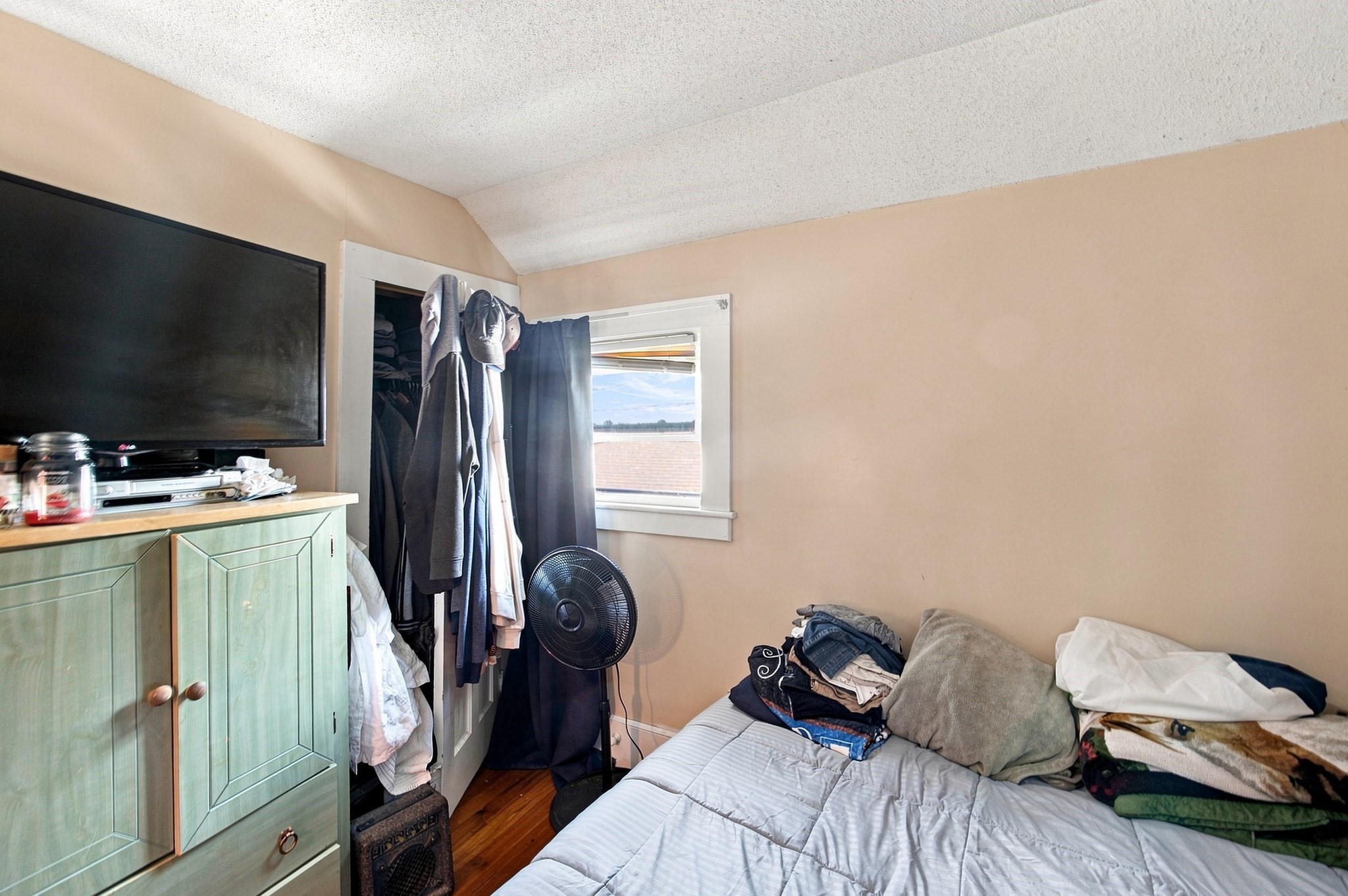 250-252 Winsor Street Property Photo 8