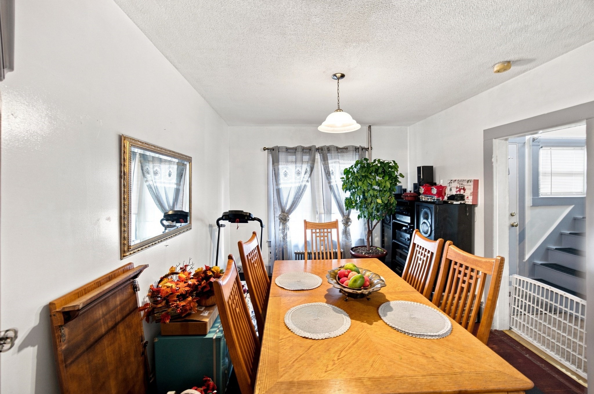 250-252 Winsor Street Property Photo 11