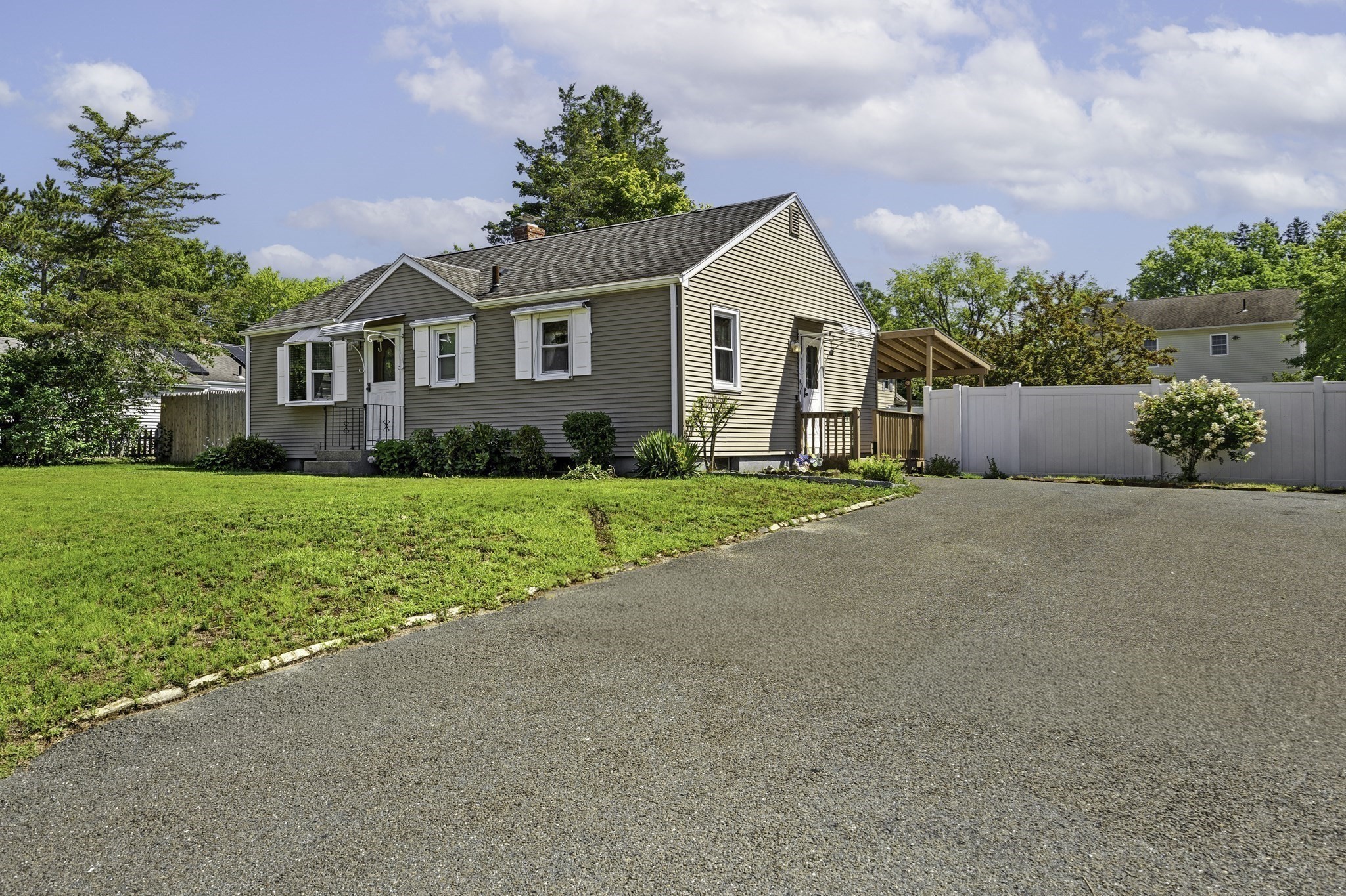 133 Denwall Dr Property Photo 1