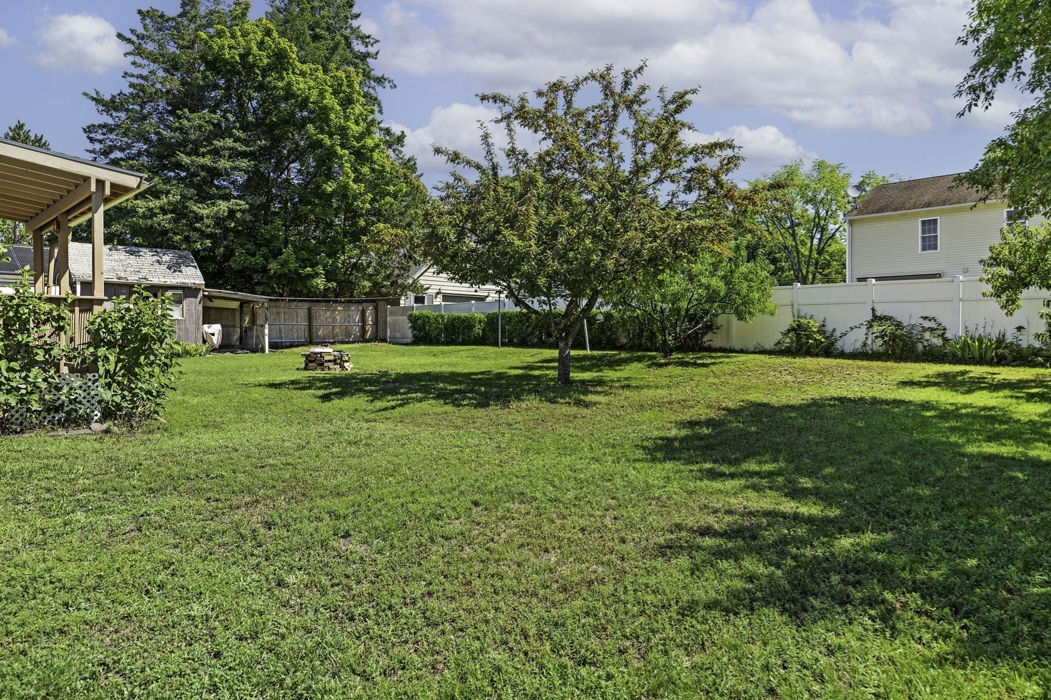 133 Denwall Dr Property Photo 2