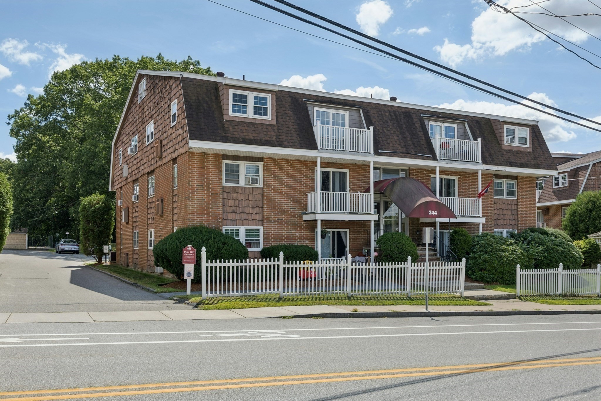 244 Mount Vernon St # 9 Property Photo 1