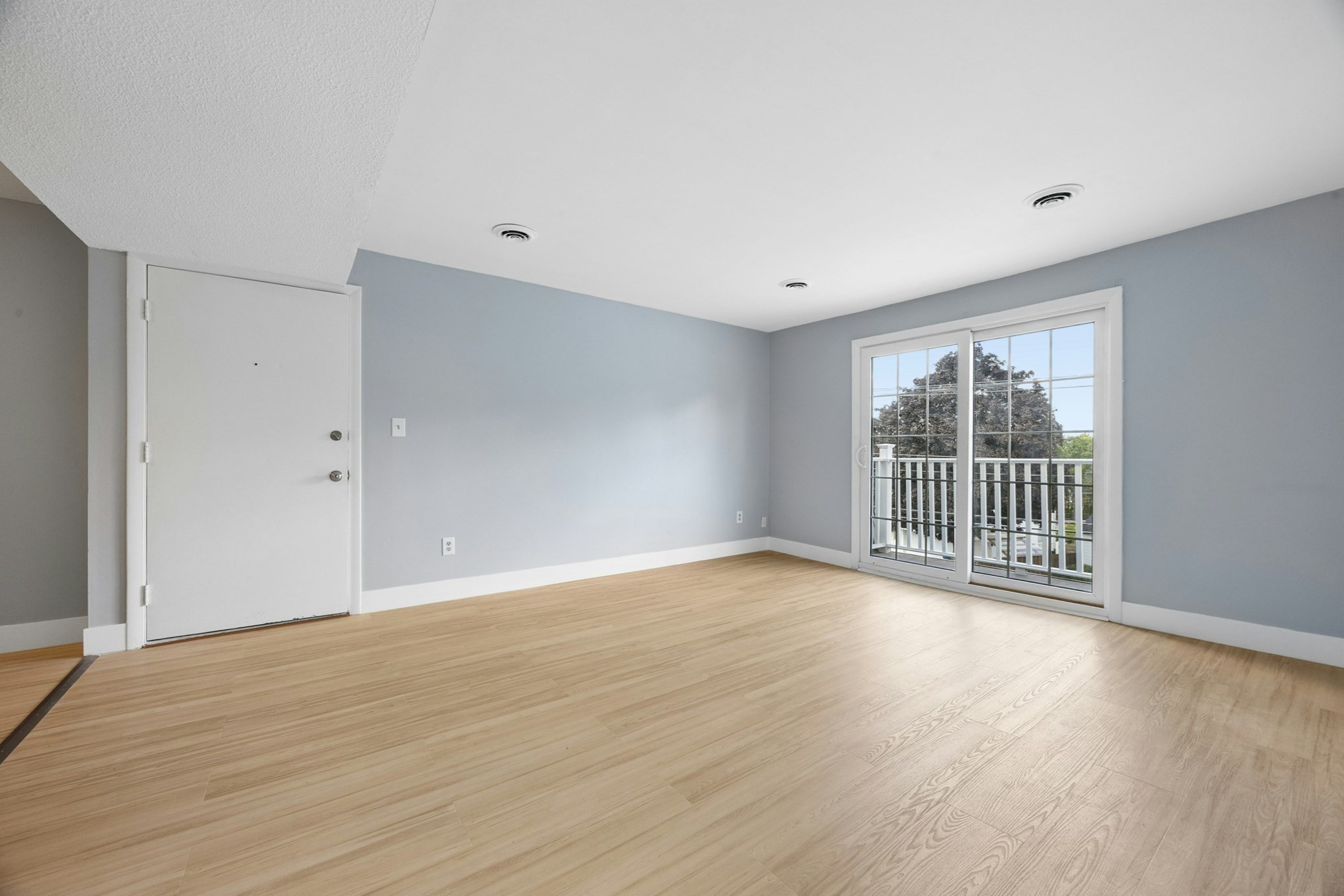 244 Mount Vernon St # 9 Property Photo 2