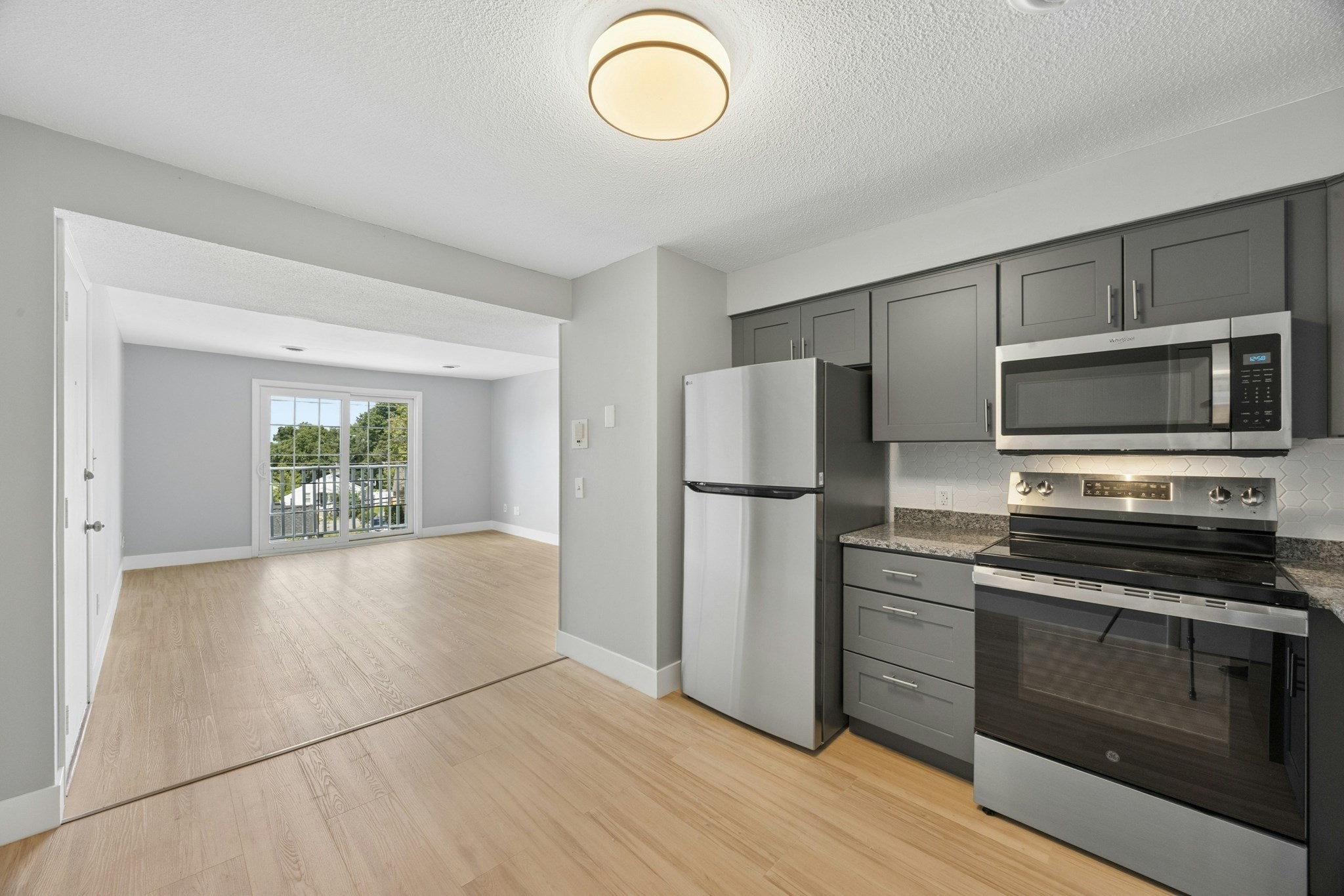244 Mount Vernon St # 9 Property Photo 7